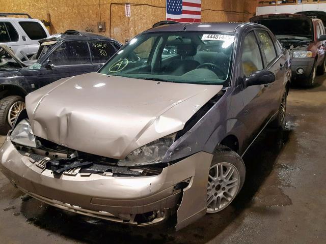 1FAHP34N57W221158 - 2007 FORD FOCUS ZX4 GRAY photo 2