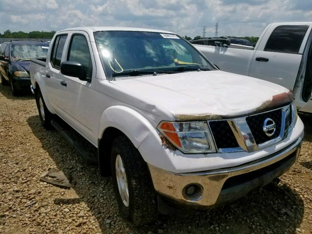 1N6AD07U06C475217 - 2006 NISSAN FRONTIER C WHITE photo 1