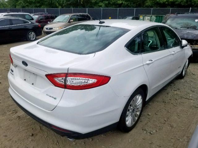 3FA6P0UU8GR226807 - 2016 FORD FUSION S H WHITE photo 4