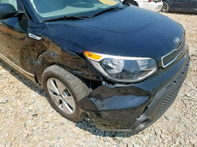 KNDJN2A20G7354524 - 2016 KIA SOUL BLACK photo 9