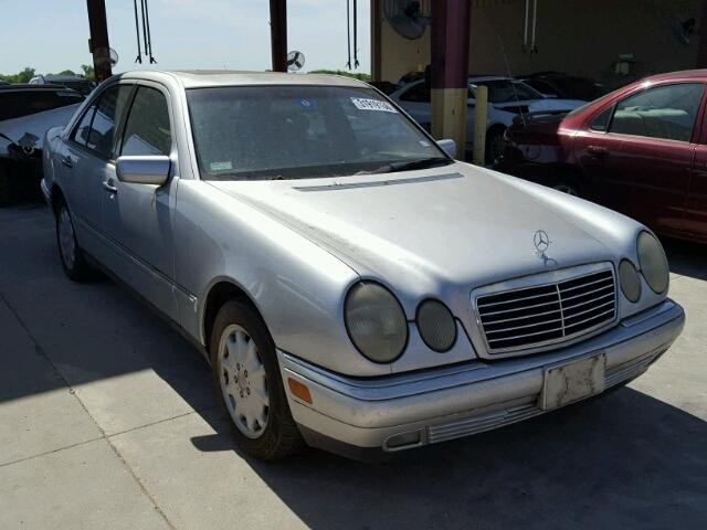 WDBJF65F7WA699566 - 1998 MERCEDES-BENZ E 320 SILVER photo 1