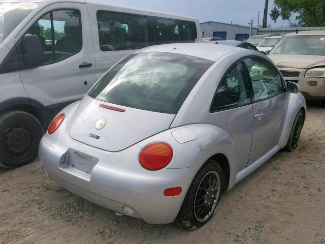 3VWCK21C92M438945 - 2002 VOLKSWAGEN NEW BEETLE Gümüş foto 4