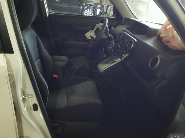 JTLZE4FE2CJ025875 - 2012 TOYOTA SCION XB 白色 照片 5