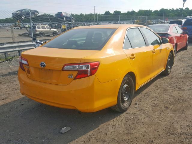 4T1BD1FK7DU073081 - 2013 TOYOTA CAMRY HYBR YELLOW photo 4