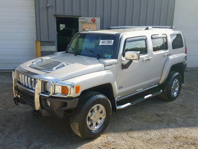 5GTDN136X68145820 - 2006 HUMMER H3 GRAY photo 2