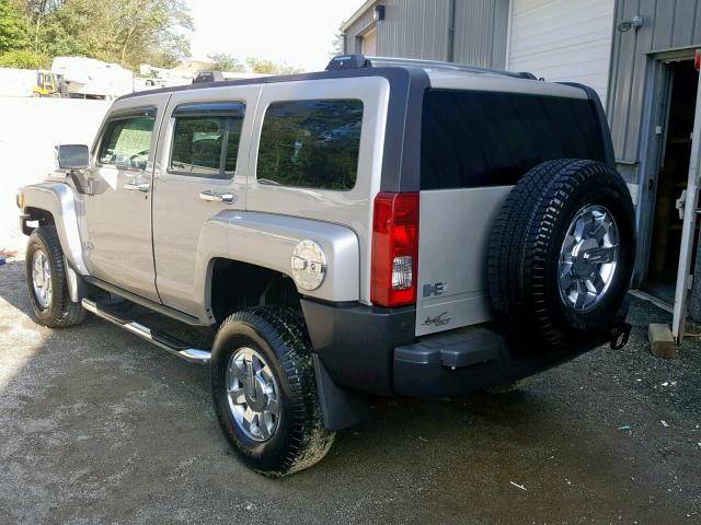 5GTDN136X68145820 - 2006 HUMMER H3 GRAY photo 3