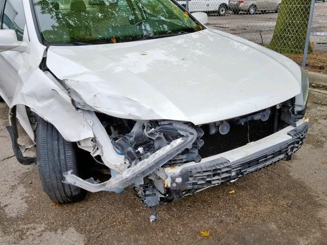 1HGCR3F80DA022728 - 2013 HONDA ACCORD EXL WHITE photo 9