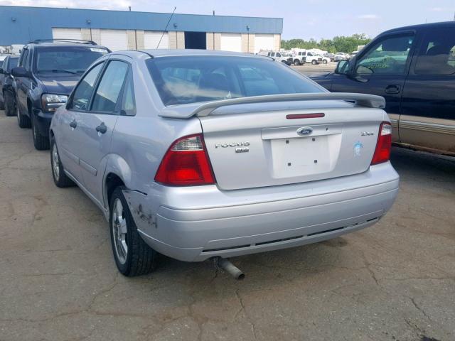 1FAFP34N96W254475 - 2006 FORD FOCUS ZX4 GRAY photo 3