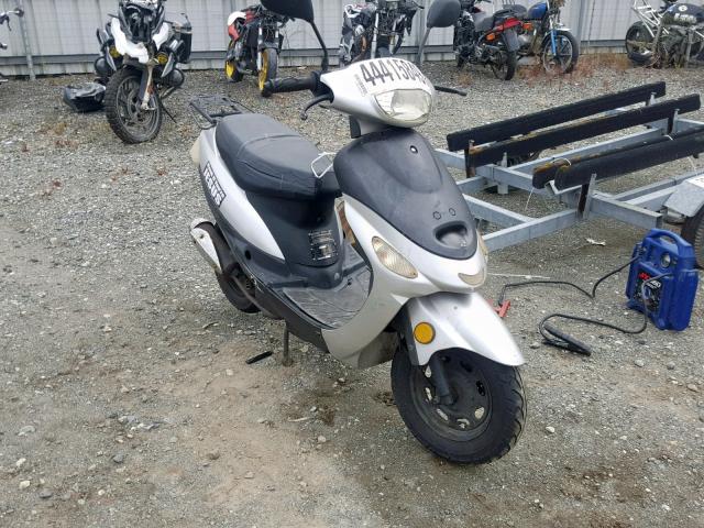 L9NTEACBXD1040654 - 2013 TAOT SCOOTER SILVER photo 1