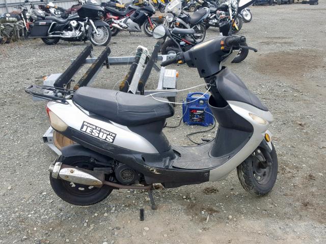 L9NTEACBXD1040654 - 2013 TAOT SCOOTER SILVER photo 9