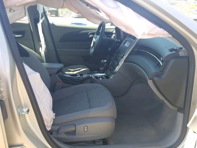 1G11B5SL7FF239613 - 2015 CHEVROLET MALIBU LS 金色 照片 5