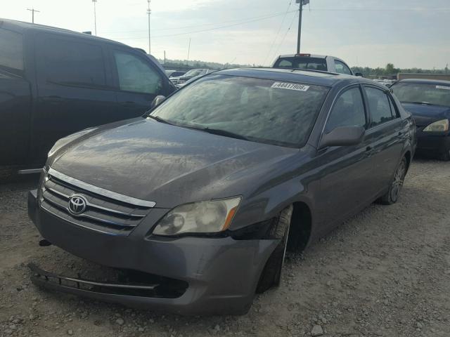 4T1BK36B55U026229 - 2005 TOYOTA AVALON XL GRAY photo 2