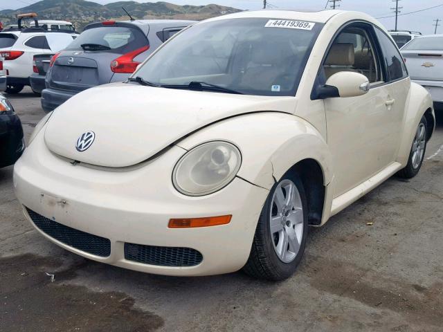 3VWRG31CX7M521924 - 2007 VOLKSWAGEN NEW BEETLE კრემისფერი ფოტო 2