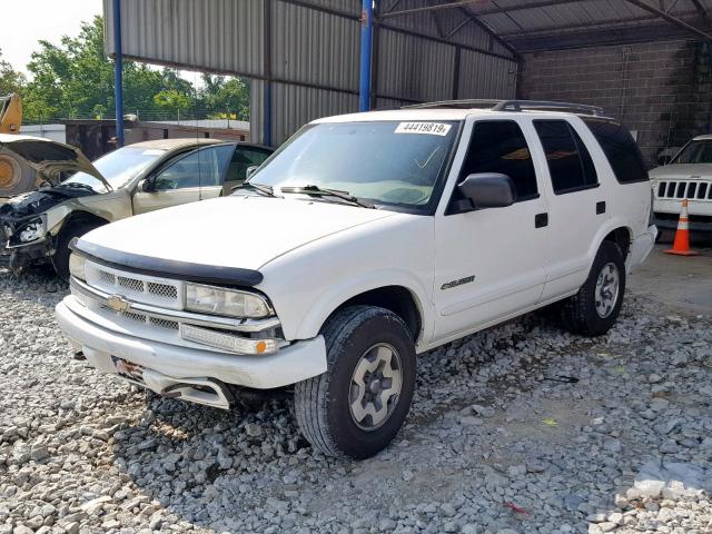 1GNDT13X14K160056 - 2004 CHEVROLET BLAZER WHITE photo 2