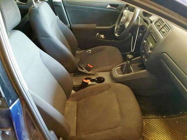 3VW1K7AJ1BM386780 - 2011 VOLKSWAGEN JETTA BASE BLUE photo 5