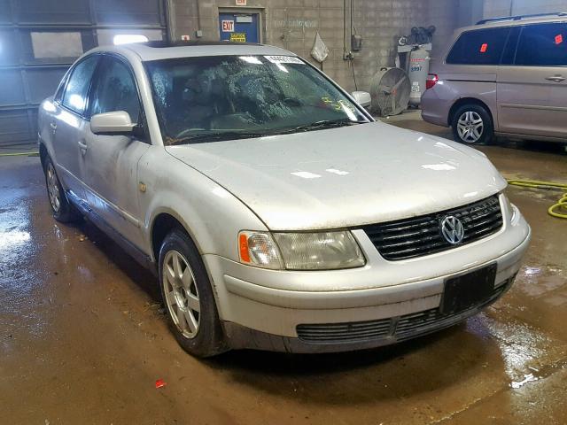 WVWPD63BXXE430649 - 1999 VOLKSWAGEN PASSAT GLX SILVER photo 1