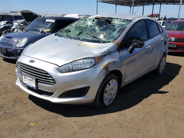 3FADP4AJ8HM137889 - 2017 FORD FIESTA S SILVER photo 2