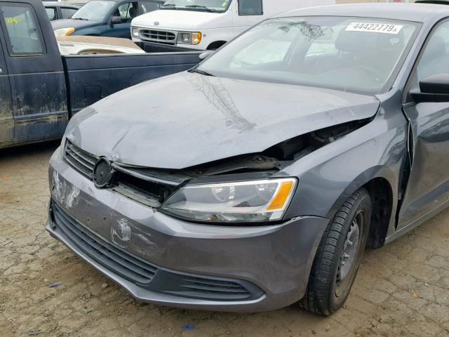 3VW1K7AJ6DM287942 - 2013 VOLKSWAGEN JETTA BASE GRAY photo 9