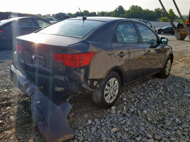 KNAFU4A2XD5655939 - 2013 KIA FORTE EX GREEN photo 4