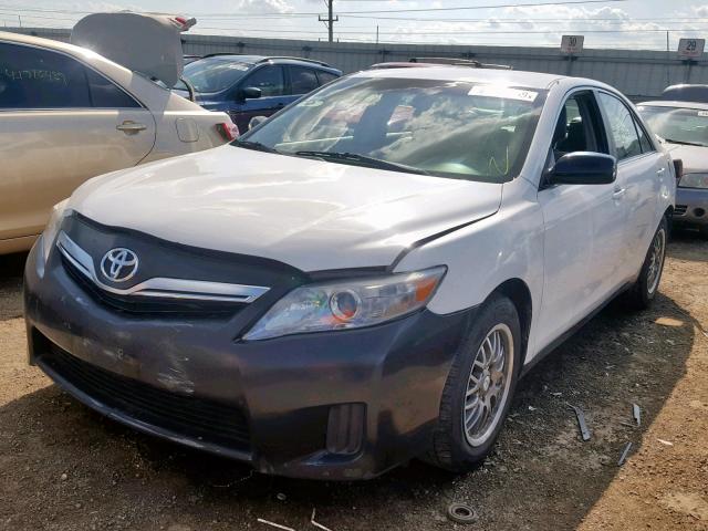 4T1BB3EK0BU129281 - 2011 TOYOTA CAMRY HYBR WHITE photo 2