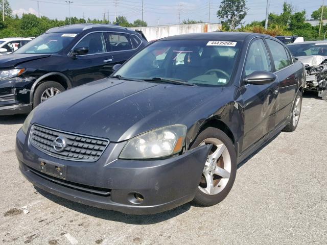 1N4BL11D05C326657 - 2005 NISSAN ALTIMA SE GRAY photo 2