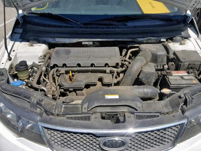 KNAFU4A25A5069175 - 2010 KIA FORTE EX WHITE photo 7