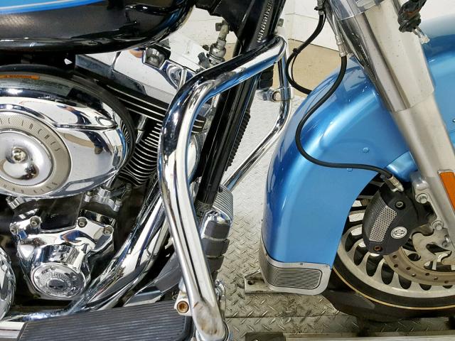 1HD1FB414BB674109 - 2011 HARLEY-DAVIDSON FLHR BLUE photo 18