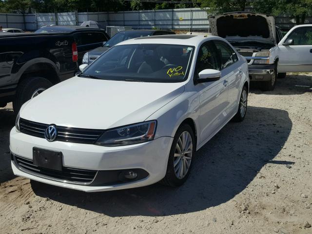 3VWL17AJ6EM329345 - 2014 VOLKSWAGEN JETTA SEL WHITE photo 2