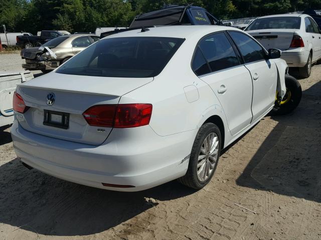 3VWL17AJ6EM329345 - 2014 VOLKSWAGEN JETTA SEL WHITE photo 4