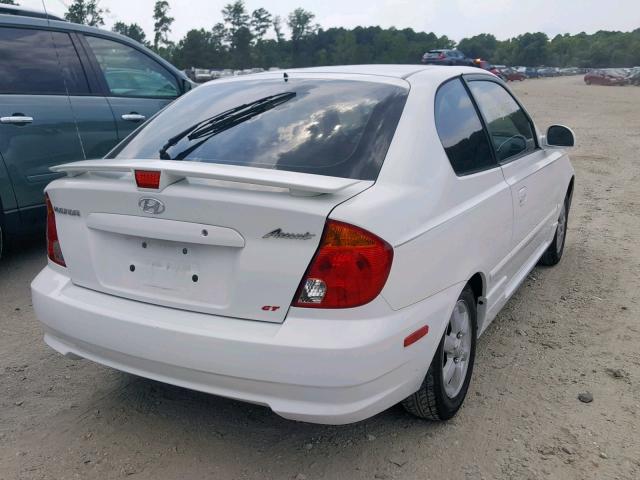 KMHCG35C65U359569 - 2005 HYUNDAI ACCENT GS WHITE photo 4