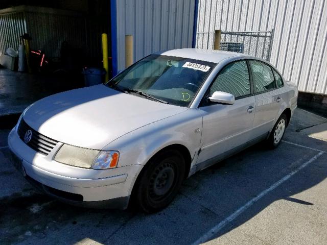 WVWMA23B4YE389263 - 2000 VOLKSWAGEN PASSAT GLS GRAY photo 2