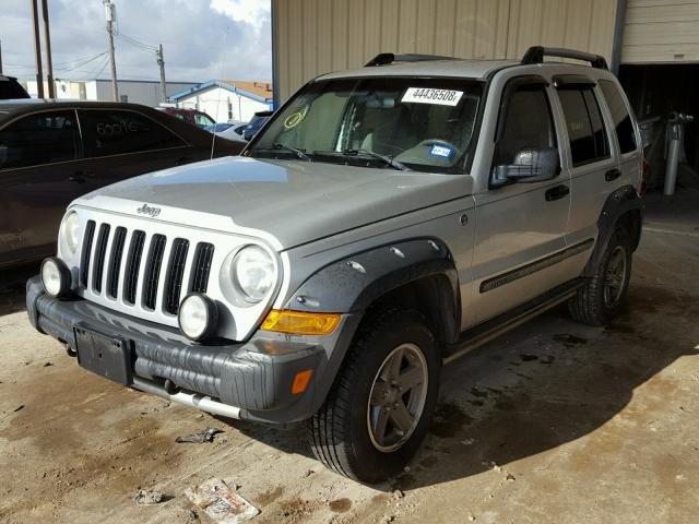 1J4GL38K75W613681 - 2005 JEEP LIBERTY RE SILVER photo 2