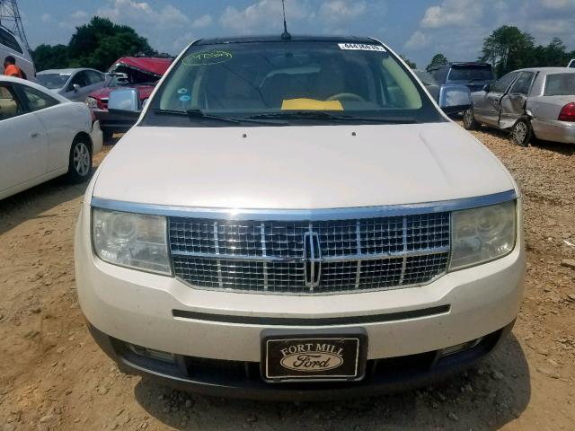 2LMDU88C88BJ11036 - 2008 LINCOLN MKX CREAM photo 9