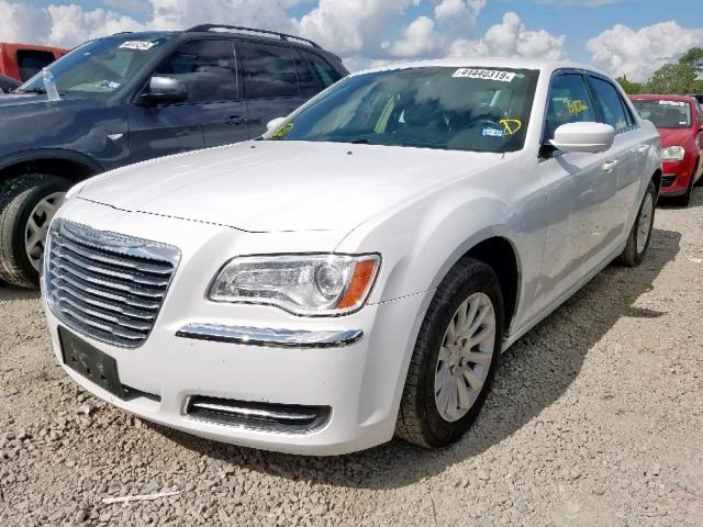 2C3CCAAG6EH249027 - 2014 CHRYSLER 300 WHITE photo 2