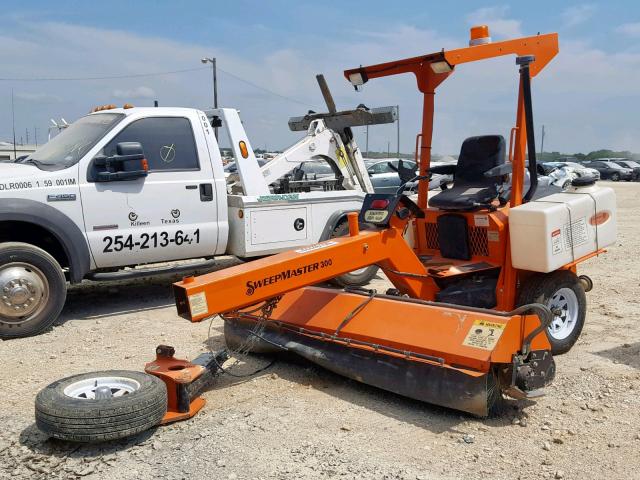 SM30036069 - 2015 LAYM SWEEPER ORANGE photo 2