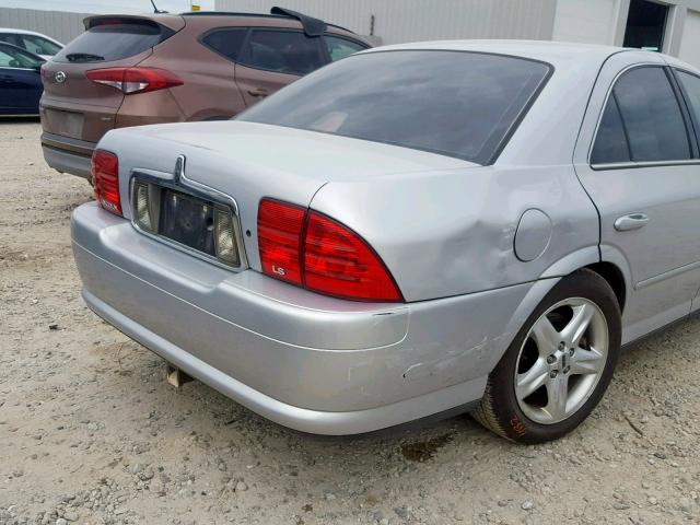 1LNHM87A2YY861273 - 2000 LINCOLN LS ვერცხლისფერი ფოტო 9