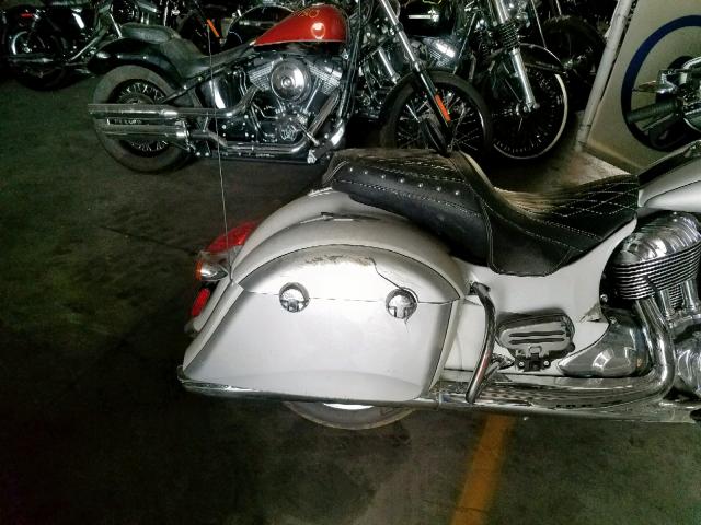 56KTRAAA6K3370736 - 2019 INDIAN MOTORCYCLE CO. ROADMASTER WHITE photo 6