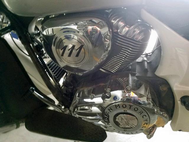 56KTRAAA6K3370736 - 2019 INDIAN MOTORCYCLE CO. ROADMASTER WHITE photo 9