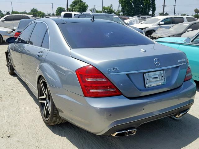 WDDNG71X57A067130 - 2007 MERCEDES-BENZ S 550 GRAY photo 3