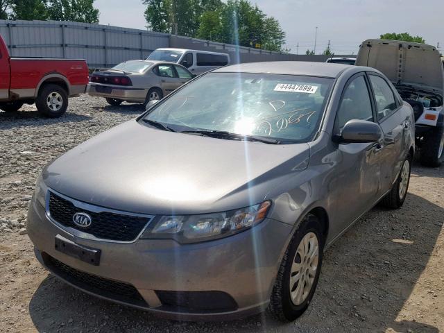 KNAFU4A22B5352067 - 2011 KIA FORTE EX SILVER photo 2