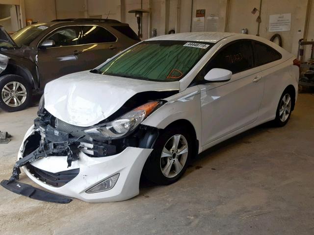 KMHDH6AE7DU009831 - 2013 HYUNDAI ELANTRA CO WHITE photo 2