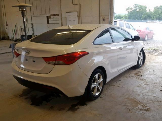 KMHDH6AE7DU009831 - 2013 HYUNDAI ELANTRA CO WHITE photo 4