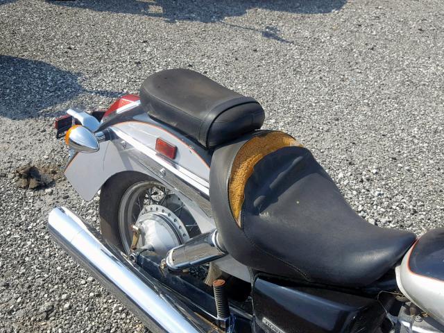 JH2RC50394M000252 - 2004 HONDA VT750 CA TWO TONE photo 6