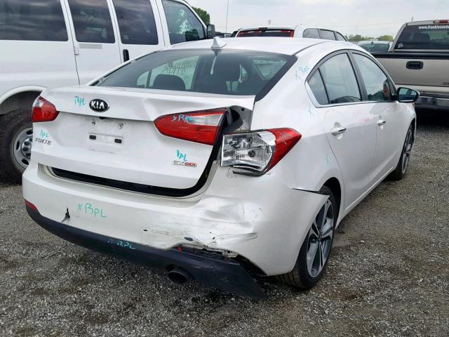 KNAFX4A81F5391122 - 2015 KIA FORTE EX WHITE photo 4