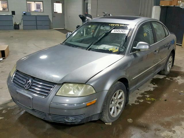 WVWPD63B34E174429 - 2004 VOLKSWAGEN PASSAT GLS GRAY photo 2