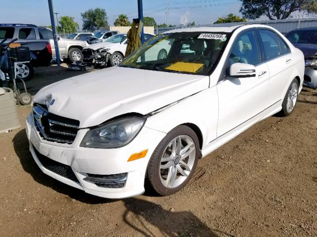 WDDGF4HB3DR255002 - 2013 MERCEDES-BENZ C 250 WHITE photo 2