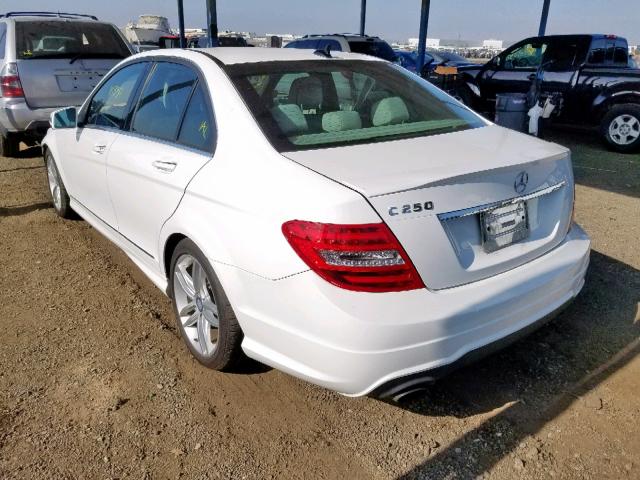 WDDGF4HB3DR255002 - 2013 MERCEDES-BENZ C 250 WHITE photo 3