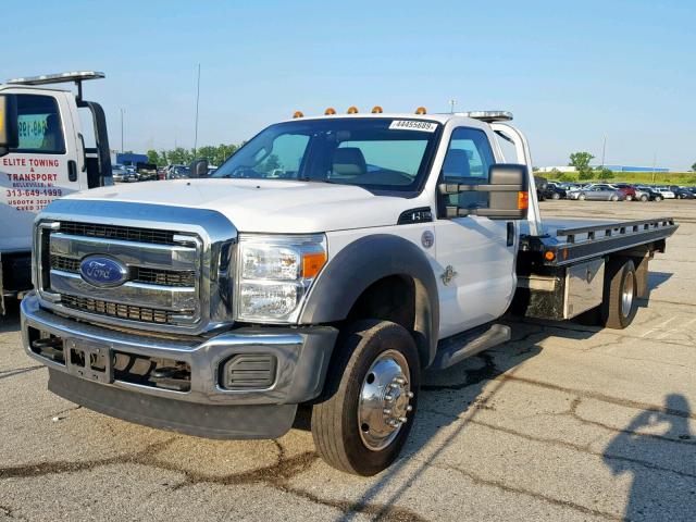 1FDUF5GT6GEB07415 - 2016 FORD F550 SUPER WHITE photo 2