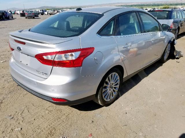 1FAHP3J2XCL386211 - 2012 FORD FOCUS TITA SILVER photo 4