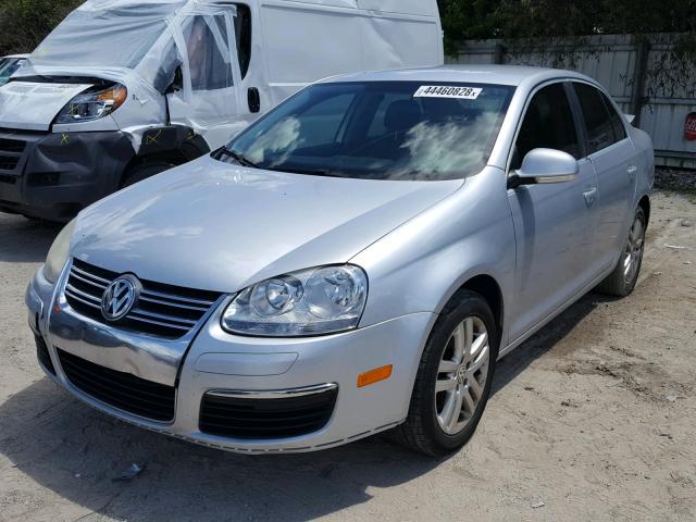 3VWRF71K27M022245 - 2007 VOLKSWAGEN JETTA 2.5 SILVER photo 2